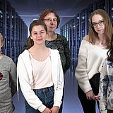 Menschen in einem Serverraum